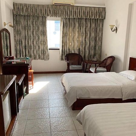 Chung Hsin Hotel 中信酒店 Phnom Penh Luaran gambar