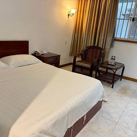 Chung Hsin Hotel 中信酒店 Phnom Penh Luaran gambar