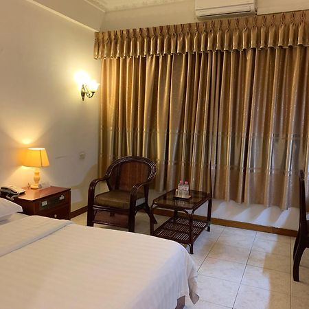 Chung Hsin Hotel 中信酒店 Phnom Penh Luaran gambar