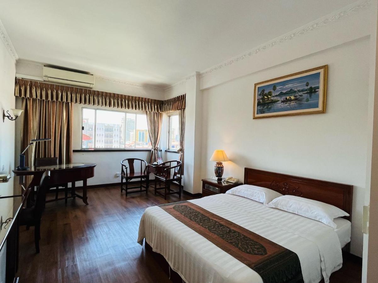 Chung Hsin Hotel 中信酒店 Phnom Penh Luaran gambar