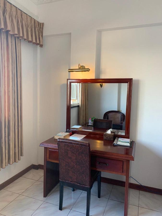 Chung Hsin Hotel 中信酒店 Phnom Penh Luaran gambar